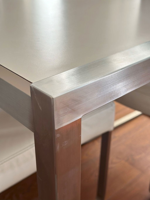 Design eettafel met 6 stoelen