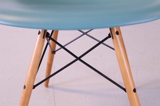 Vitra Eames plastic dsw turquoise/hout