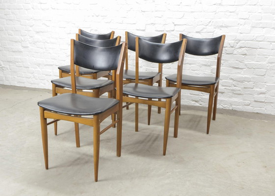 Image 1 of Massief houten vintage design eetkamerstoelen met zwarte kunstlederen rugleuning en zitting, set van 6. Nederland, jaren 1960.