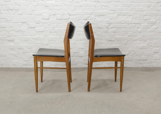 Image 1 of Massief houten vintage design eetkamerstoelen met zwarte kunstlederen rugleuning en zitting, set van 6. Nederland, jaren 1960.