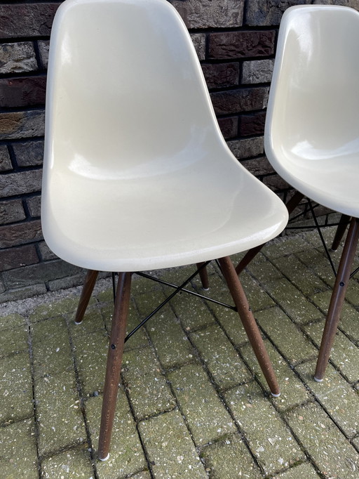 4x Charles and Ray Eames DSW stoelen