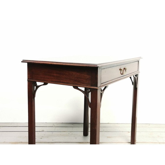 Image 1 of Engelse vintage mahonie bijzettafel