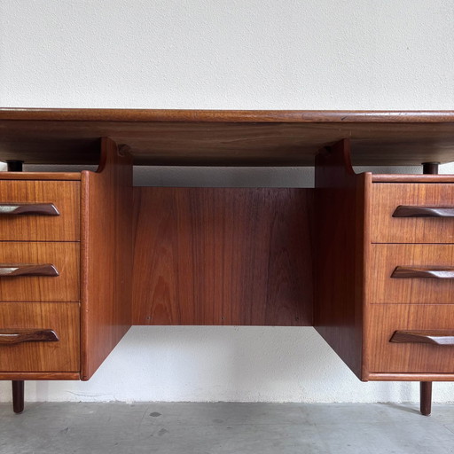 Vintage Bureau 2 Kanten In Teak