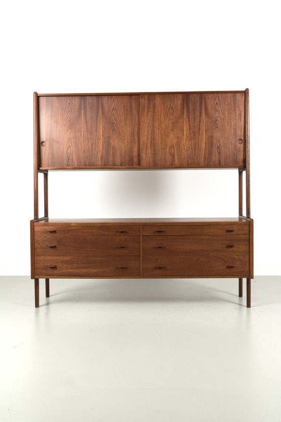 Image 1 of Hans Wegner model ‘RY-20’ kast