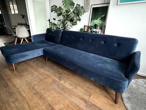 Made.Com slaapbank in blauw fluweel. Als nieuw.