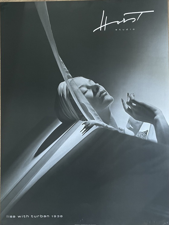 Image 1 of Horst P. Horst, Lisa met tulband,1940, gemaakt in Engeland