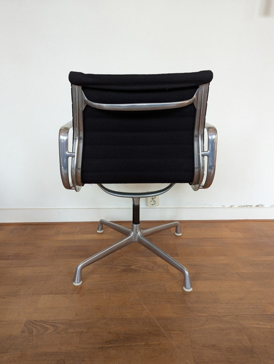 Image 1 of Herman Miller Ea108 Stoel