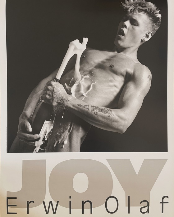 Image 1 of Erwin Olaf (1959-2023). Joy ( Marc), Copyright Erwin Olaf 1985, Gedrukt in Nederland/Nr. 234