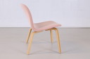 Muuto lounge chair pink