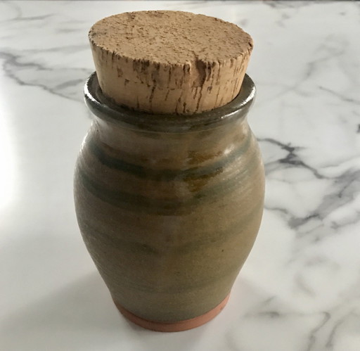 Terracotta pot met kurken stop