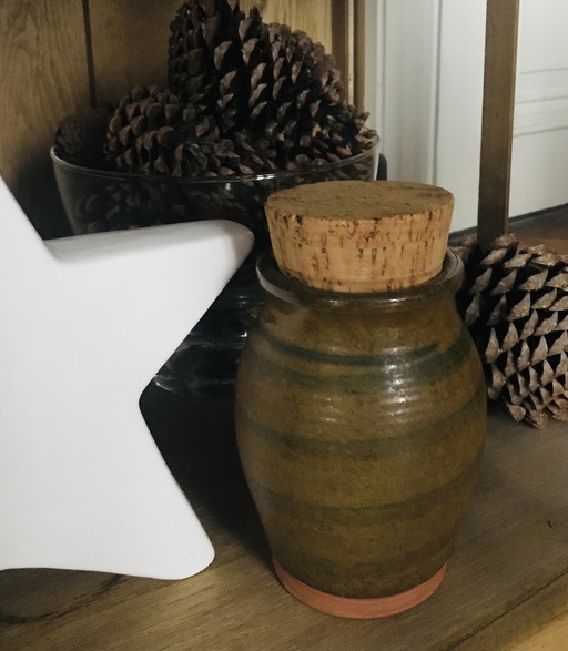 Terracotta pot met kurken stop