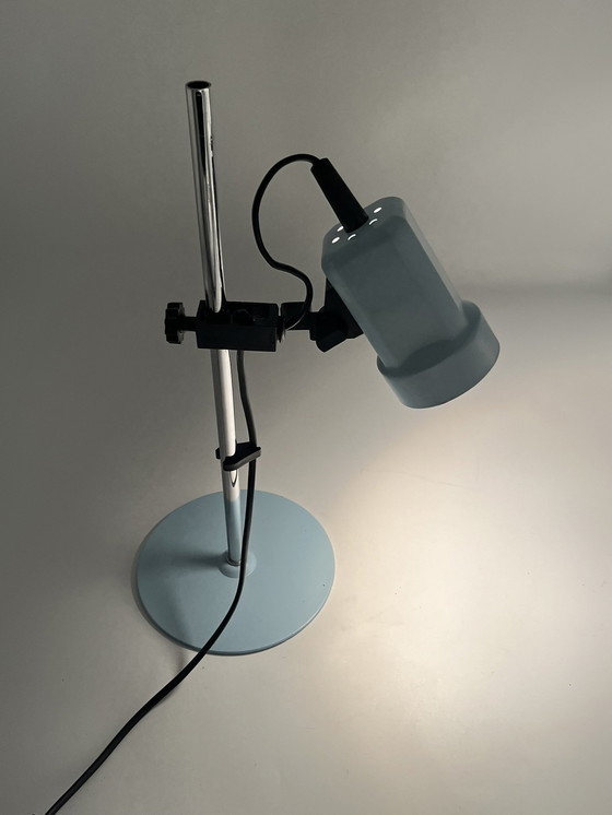 Image 1 of Hemelsblauwe bureaulamp