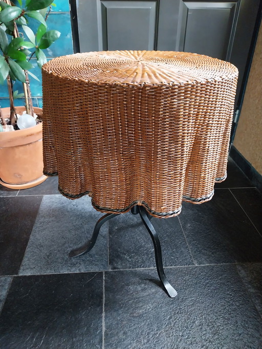 1 x frans trompe L'oeil rattan en gietijzeren bijzettafel 1970s. 