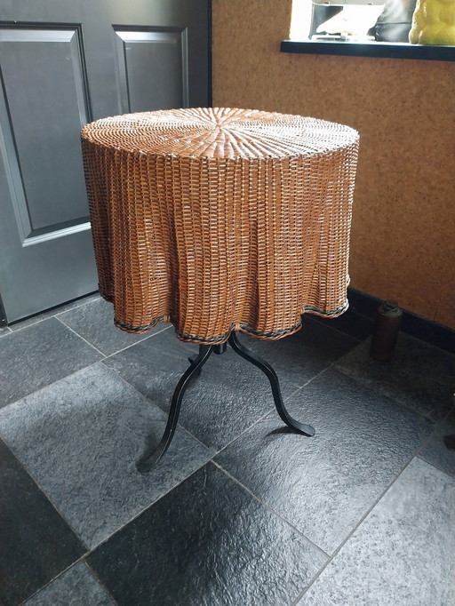 1 x frans trompe L'oeil rattan en gietijzeren bijzettafel 1970s. 