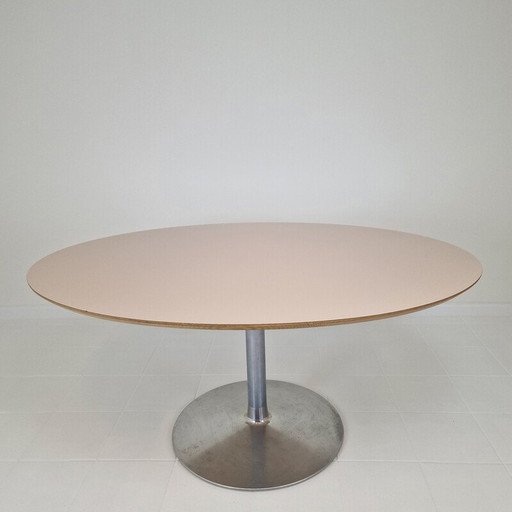 Vintage ovale eettafel door Pierre Paulin voor Artifort