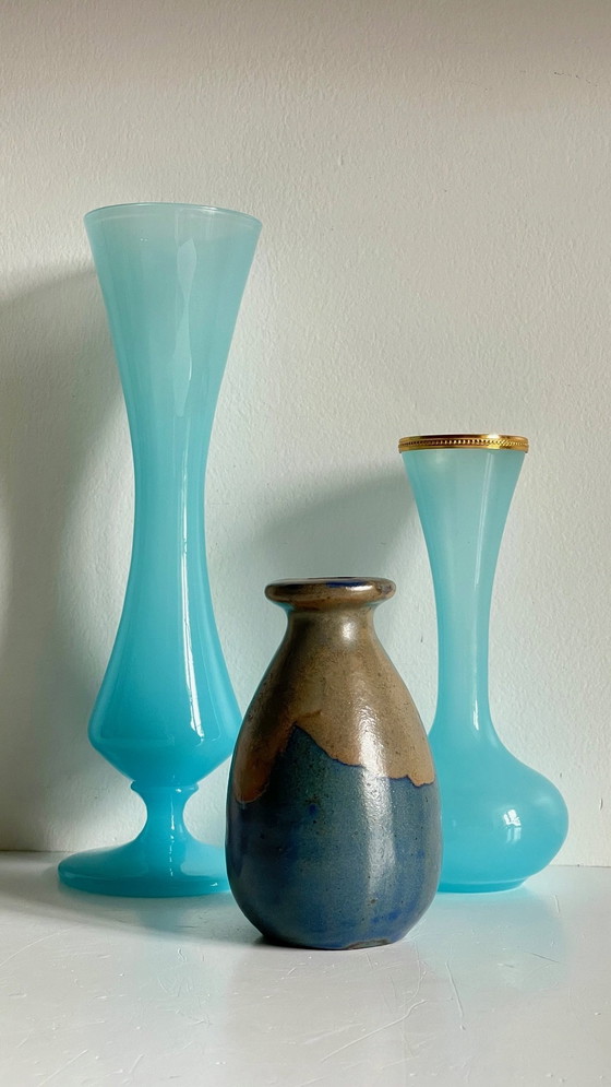 Image 1 of Vintage blauw glas en gres vazen