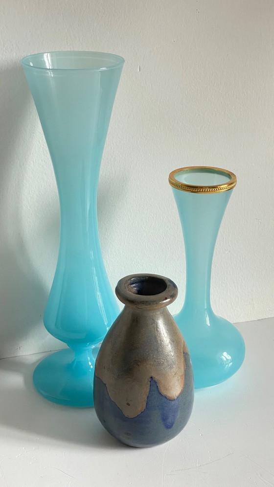 Image 1 of Vintage blauw glas en gres vazen