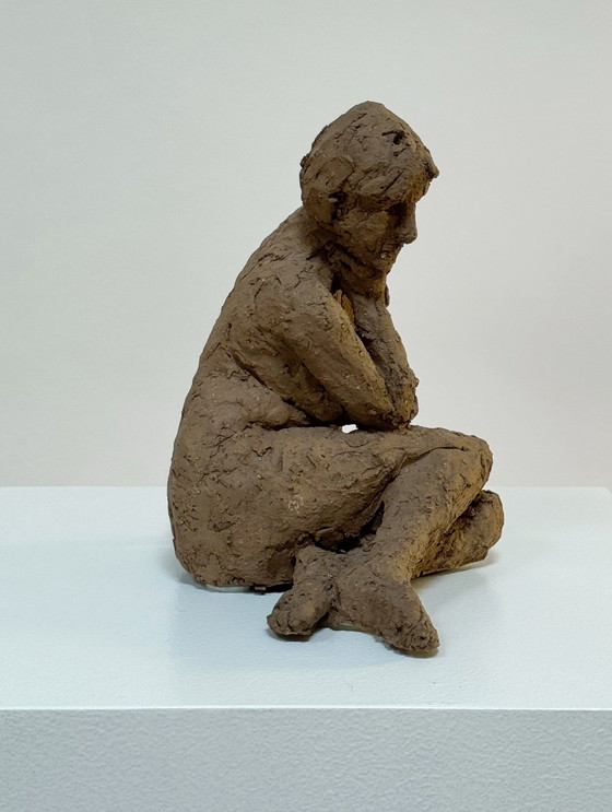 Image 1 of Terracotta sculptuur - Een naakte vrouw - Yolande Ide (1931)