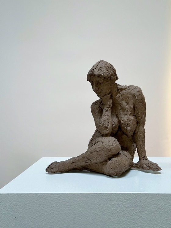 Image 1 of Terracotta sculptuur - Een naakte vrouw - Yolande Ide (1931)