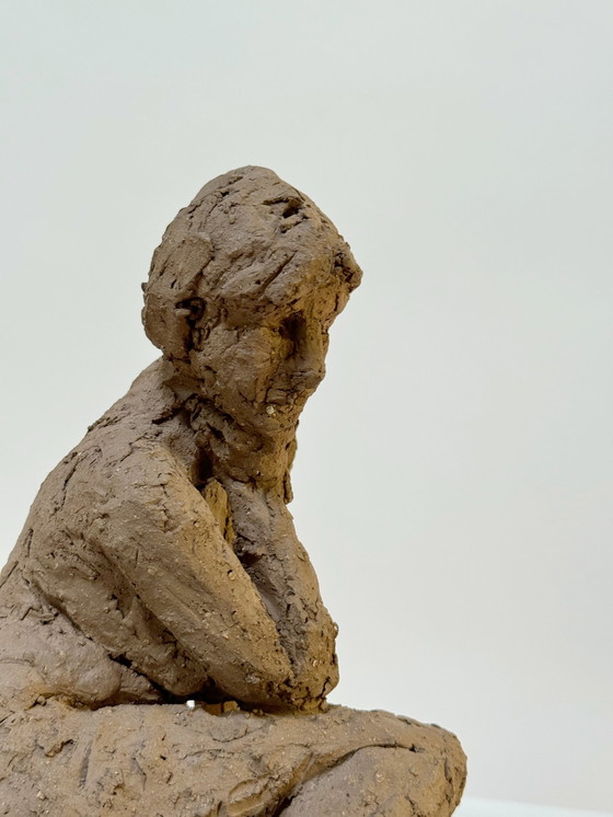 Image 1 of Terracotta sculptuur - Een naakte vrouw - Yolande Ide (1931)