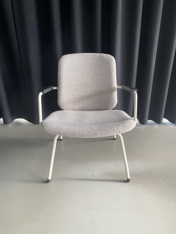 Image 1 of Design In Box / Gijs Van Der Sluis - Fauteuil No. 13 + Voetenbankje - Wit Frame + Witte Bouclé Stof