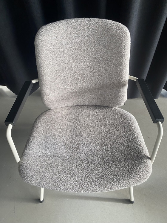 Image 1 of Design In Box / Gijs Van Der Sluis - Fauteuil No. 13 + Voetenbankje - Wit Frame + Witte Bouclé Stof