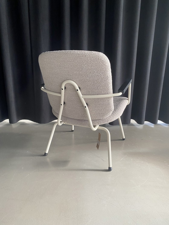 Image 1 of Design In Box / Gijs Van Der Sluis - Fauteuil No. 13 + Voetenbankje - Wit Frame + Witte Bouclé Stof