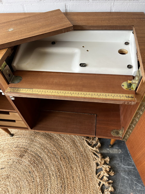 Image 1 of Vintage Dressoir