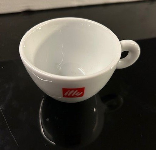 4X Illy Espresso Kopjes Met 5 Schoteltjes