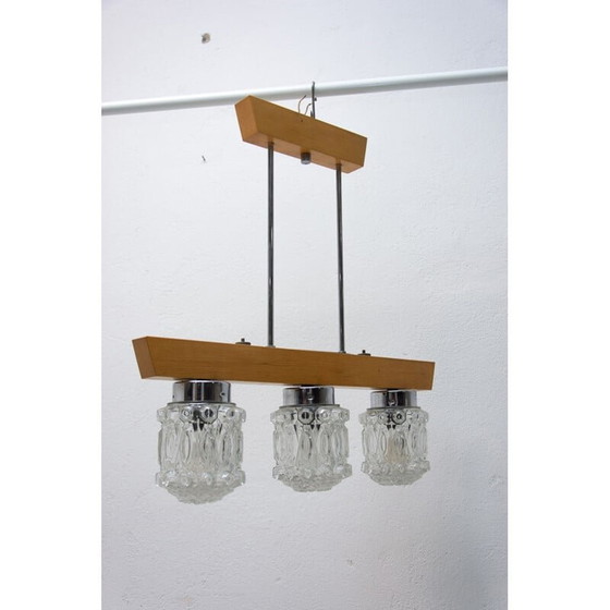 Image 1 of Vintage kroonluchter van hout en glas met oosterse cloc brutalisme, Tsjechoslowakije 1970