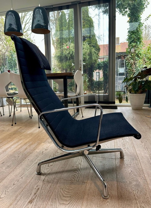 Herman Miller Eames EA124 Loungefauteuil