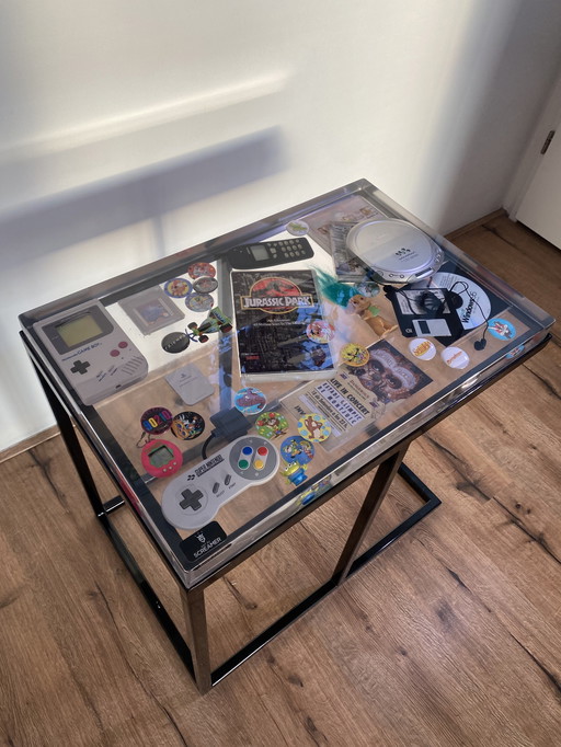 Jaren 90 Time Capsule Salon Tafel