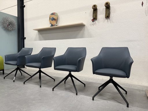 4 Leolux Mara Cruz Eetkamerstoelen Raffino Whale Leer