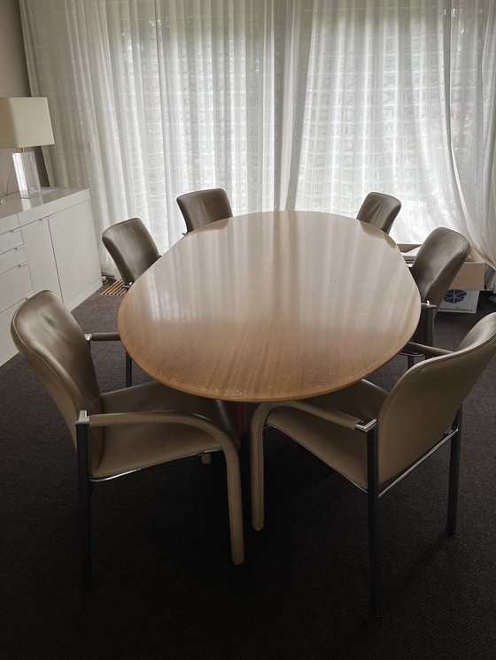 Image 1 of Arco Eetkamertafel En Leolux Stoelen