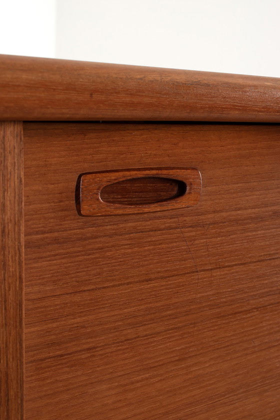 Image 1 of H.P. Hansen highboard 64442