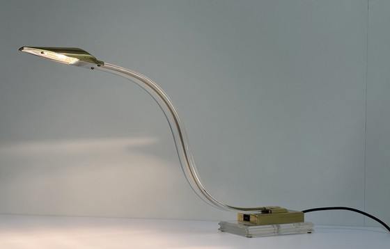 Image 1 of Vintage Plexiglass Slang Tafellamp Goud Lucite Cobra Messing