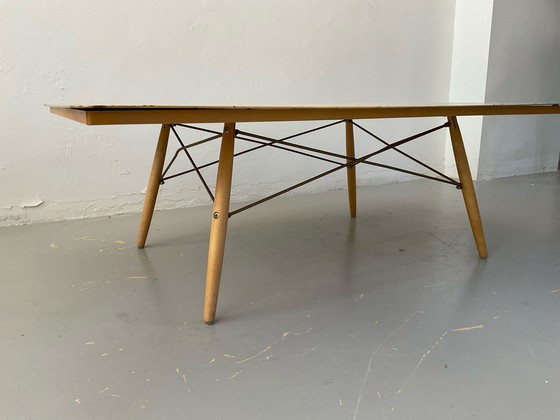 Image 1 of Charles & Ray Eames Gold Leaf tafel