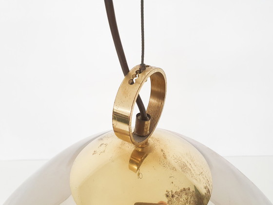 Image 1 of Mid-eeuwse hanglamp van gerookt glas en messing