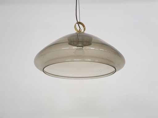 Mid-eeuwse hanglamp van gerookt glas en messing