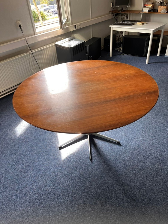 Image 1 of Fritz Hansen Circular Tafel (1968 - 1974)