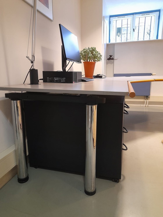 Image 1 of Vitra Hoekbureau Met Ladenkast En Artemide Tolomeo Bureaulamp