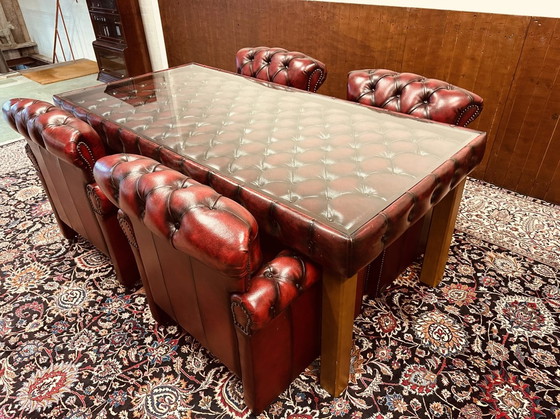 Image 1 of The Chesterfield Brand Eettafel met Eettafelstoelen