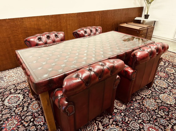 Image 1 of The Chesterfield Brand Eettafel met Eettafelstoelen