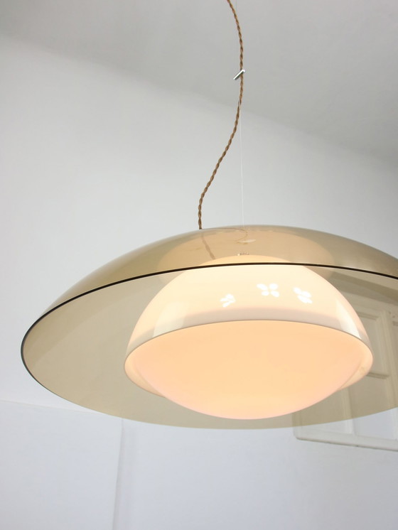 Image 1 of Zeldzame Ufo ruimtetijdperk lamp van Guzzini in lichtbruin, 1970S