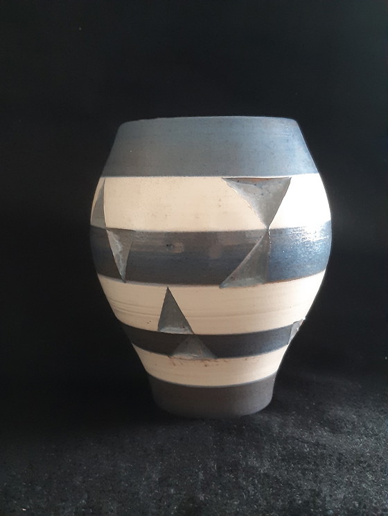 Image 1 of Handgedraaide, Gesigneerde En Gedateerde (1960) Sgraffito Vaas Van Frans Tuinsta.