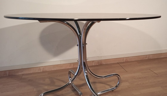 Image 1 of Italiaanse Mid Century Chroom en Staal Salontafel met Rond Rookglazen Blad, 1960