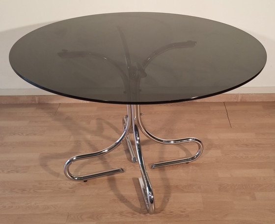 Image 1 of Italiaanse Mid Century Chroom en Staal Salontafel met Rond Rookglazen Blad, 1960