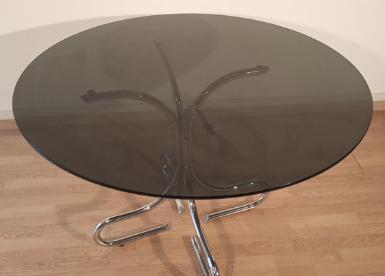 Image 1 of Italiaanse Mid Century Chroom en Staal Salontafel met Rond Rookglazen Blad, 1960