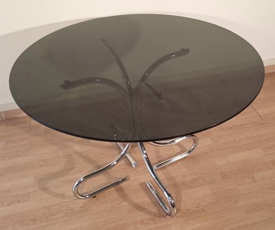 Image 1 of Italiaanse Mid Century Chroom en Staal Salontafel met Rond Rookglazen Blad, 1960