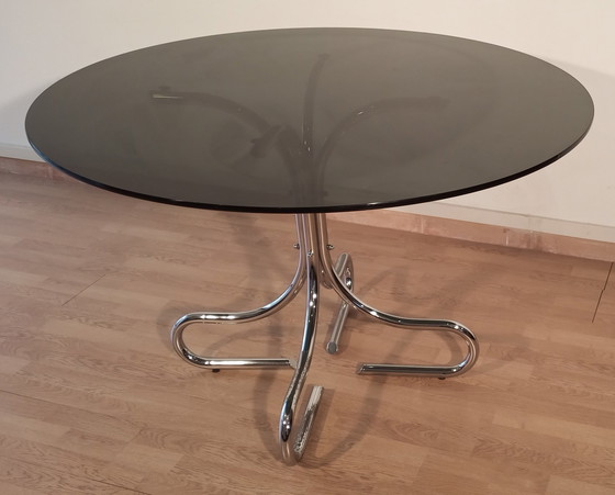 Image 1 of Italiaanse Mid Century Chroom en Staal Salontafel met Rond Rookglazen Blad, 1960